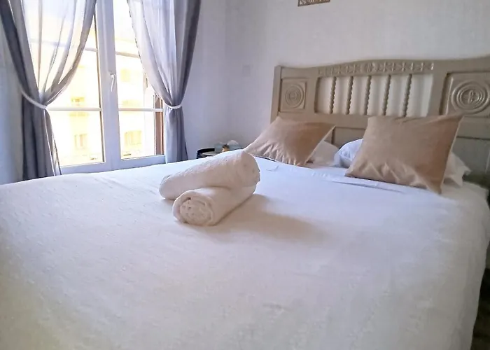 Appartamento 8, 2ème étage, Climatisé, Confort Avec Terrasse Ensoleillée Plein Sud *